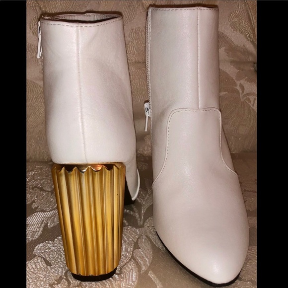 WHITE METALLIC BLOCK HEEL BOOTIE - Picture 5 of 7
